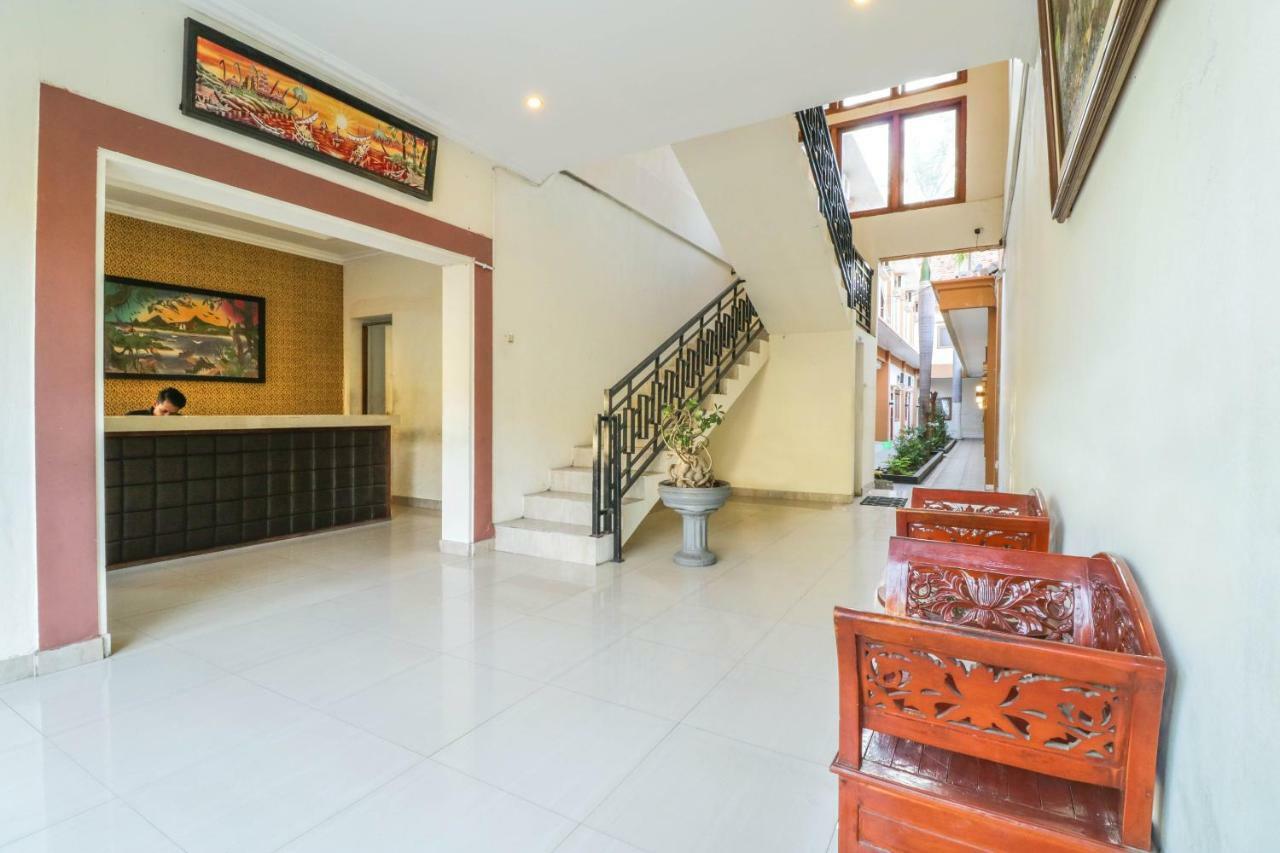 Oyo 1117 New Garuda Hotel Singaraja Dış mekan fotoğraf