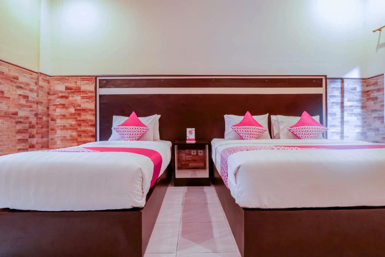 Oyo 1117 New Garuda Hotel Singaraja Dış mekan fotoğraf