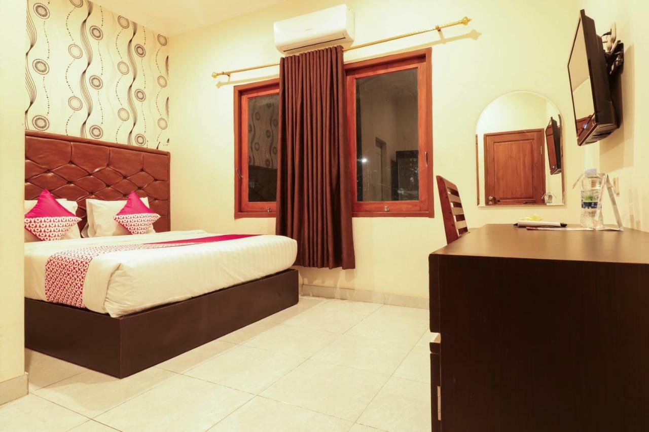 Oyo 1117 New Garuda Hotel Singaraja Dış mekan fotoğraf